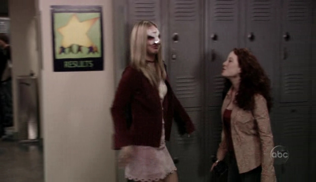 Charmed-Online_dot_nl-8SimpleRules-1x21-0918.jpg