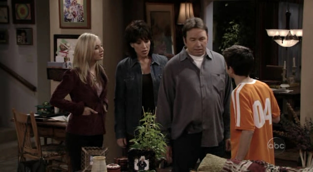 Charmed-Online_dot_nl-8SimpleRules-1x25-0906.jpg