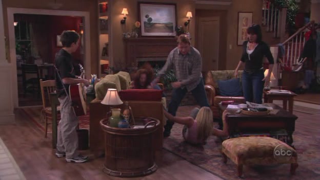 Charmed-Online-dot-nl_8SimpleRules-2x01-0315.jpg