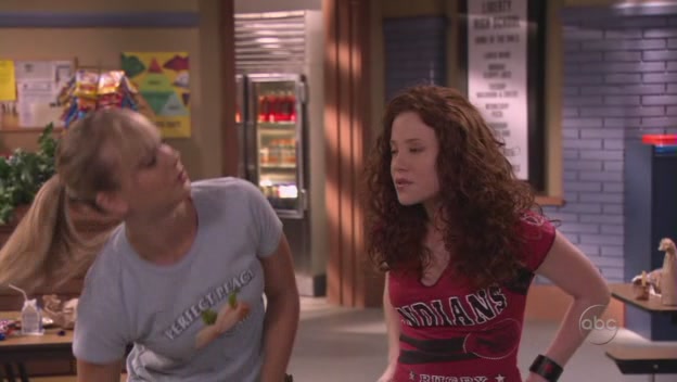 Charmed-Online-dot-nl_8SimpleRules-2x01-0902.jpg