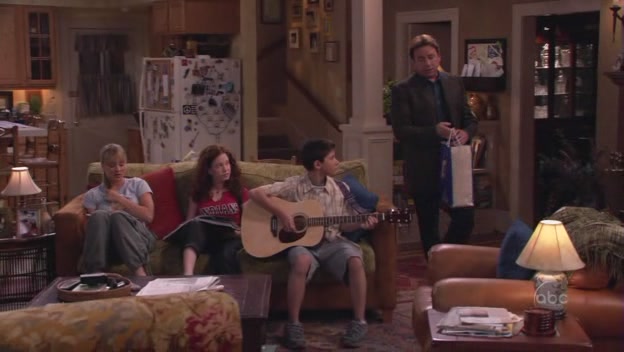 Charmed-Online-dot-nl_8SimpleRules-2x01-1026.jpg