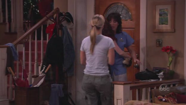 Charmed-Online-dot-nl_8SimpleRules-2x01-1088.jpg