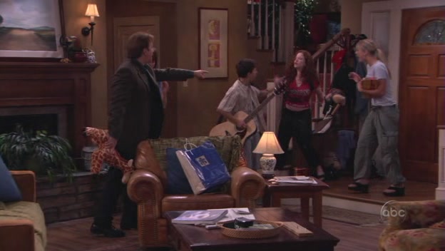 Charmed-Online-dot-nl_8SimpleRules-2x01-1157.jpg