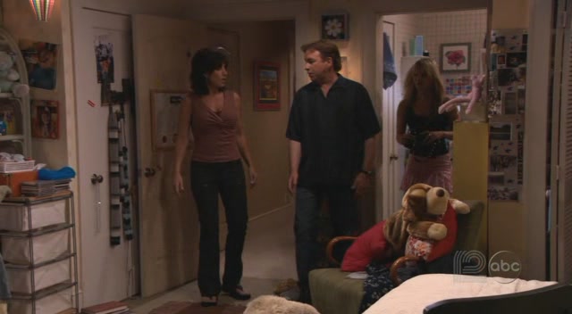 Charmed-Online-dot-nl_8SimpleRules-2x03-1011.jpg