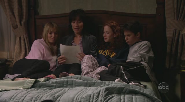 Charmed-Online-dot-nl_8SimpleRules-2x04-2317.jpg