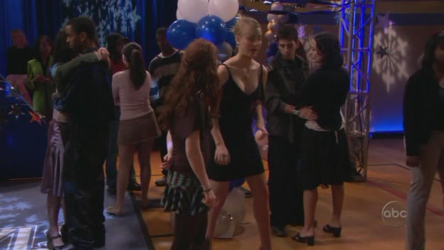 Charmed-Online-dot-nl_8SimpleRules-2x15-5750.jpg