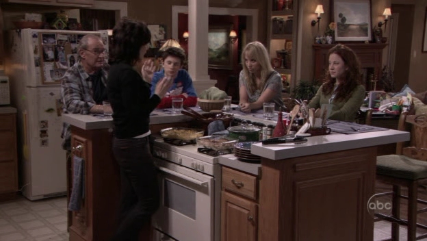 Charmed-Online_dot_nl-8SimpleRules-2x18-9056.jpg