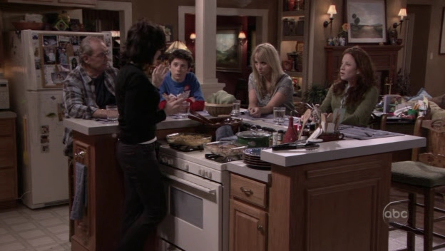 Charmed-Online_dot_nl-8SimpleRules-2x18-9058.jpg