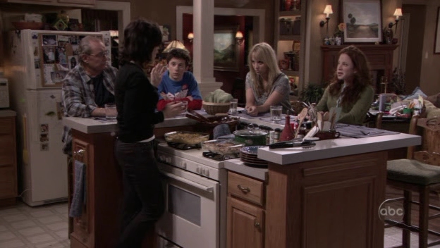 Charmed-Online_dot_nl-8SimpleRules-2x18-9059.jpg