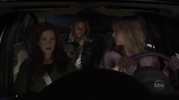 Charmed-Online_dot_nl-8SimpleRules-2x19-10699.jpg