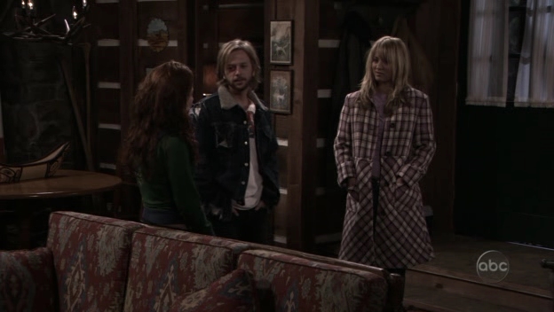 Charmed-Online_dot_nl-8SimpleRules-2x19-10787.jpg