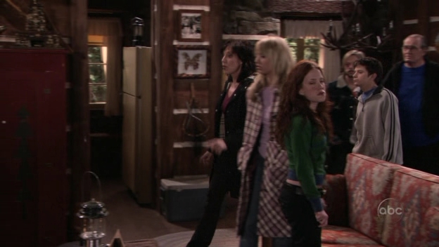 Charmed-Online_dot_nl-8SimpleRules-2x19-10984.jpg