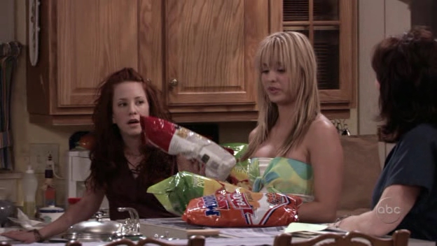 Charmed-Online_dot_nl-8SimpleRules-2x21-12408.jpg