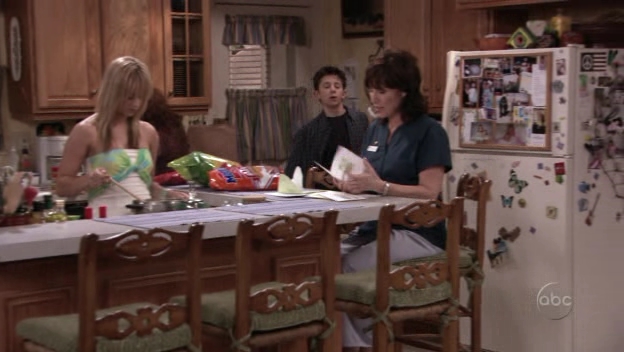 Charmed-Online_dot_nl-8SimpleRules-2x21-12450.jpg