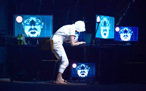 show002.jpg show002.jpg