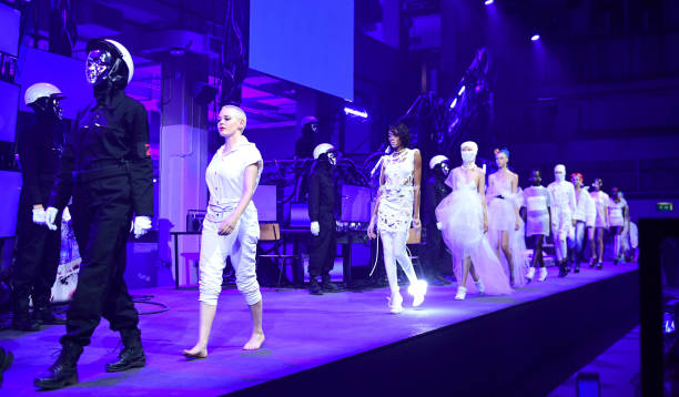 show027.jpg show027.jpg