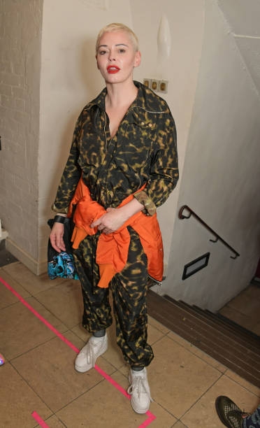 backstage005.jpg