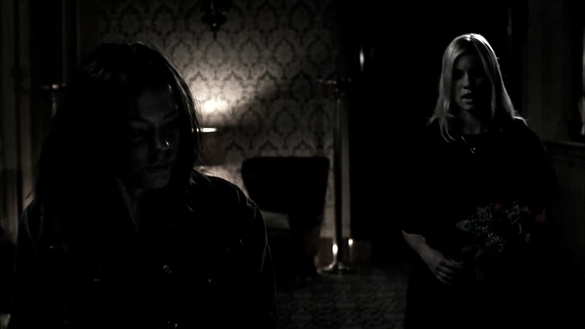 Charmed-Online-dot-NL-DeadAwake1796.jpg