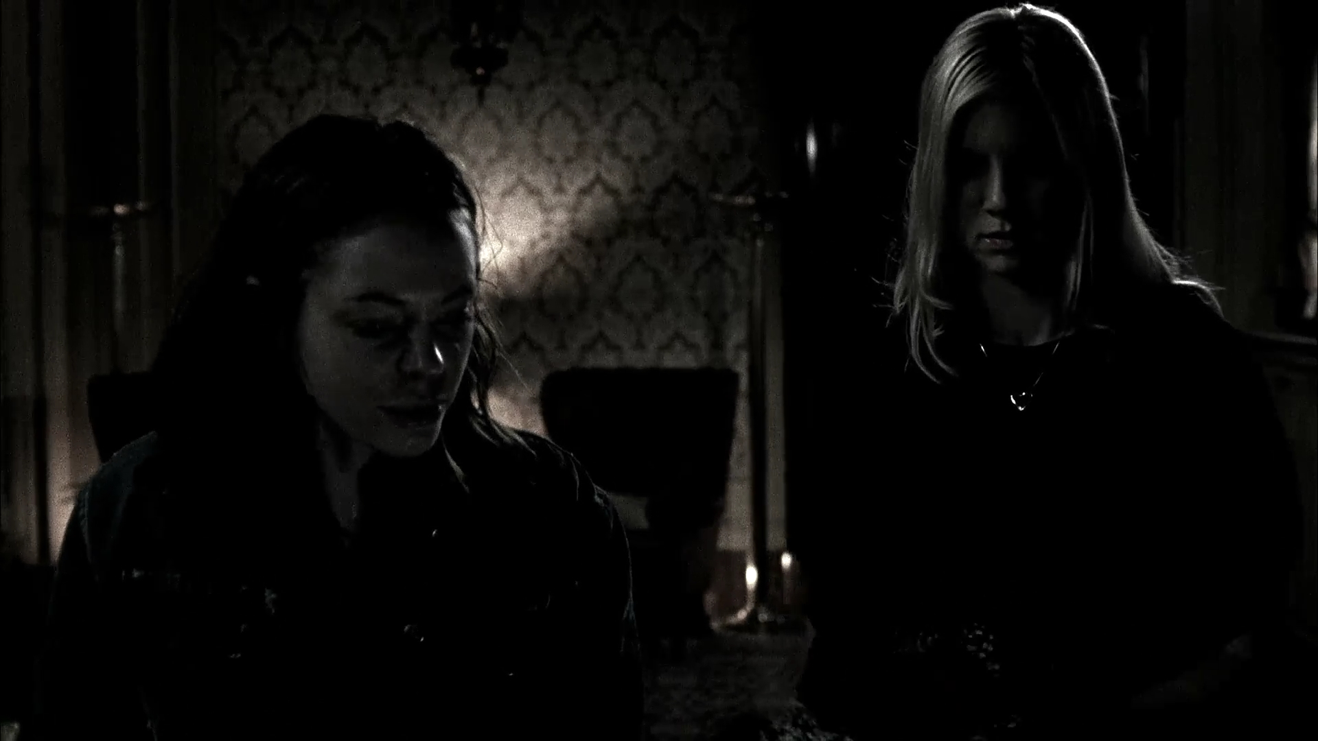 Charmed-Online-dot-NL-DeadAwake1801.jpg