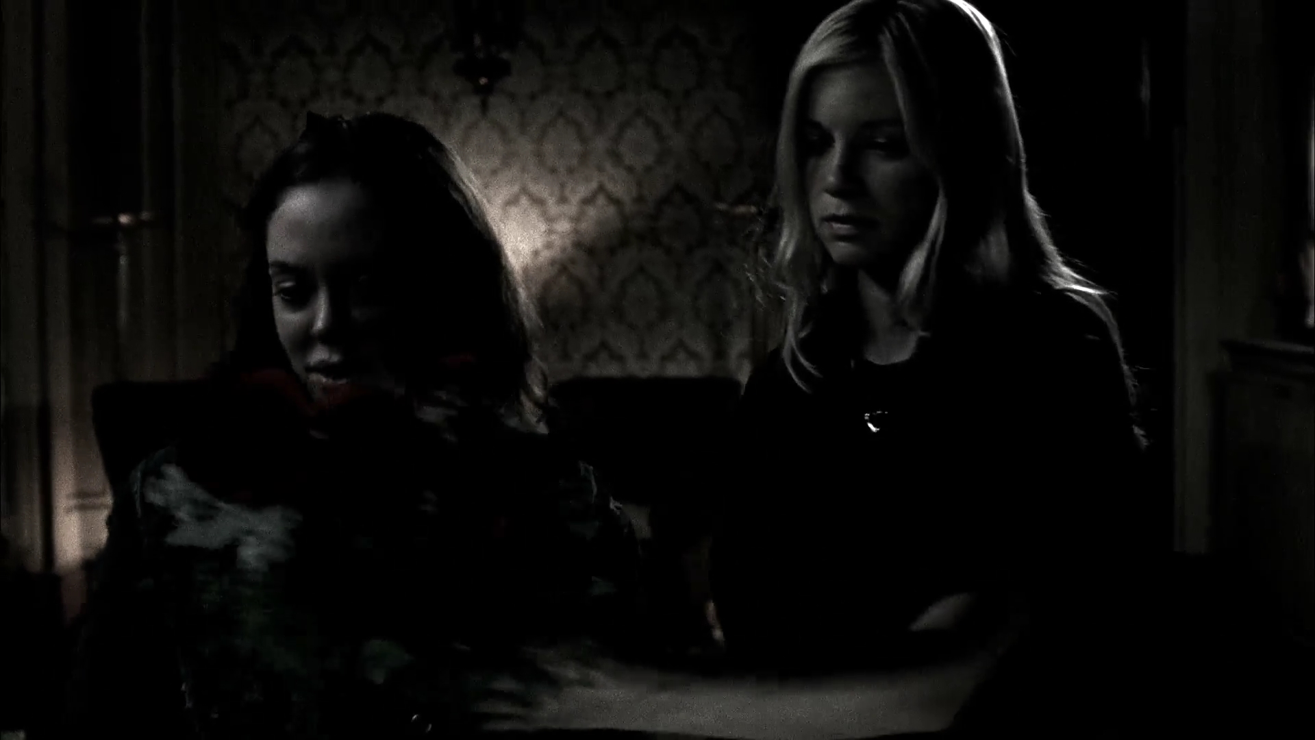 Charmed-Online-dot-NL-DeadAwake1802.jpg