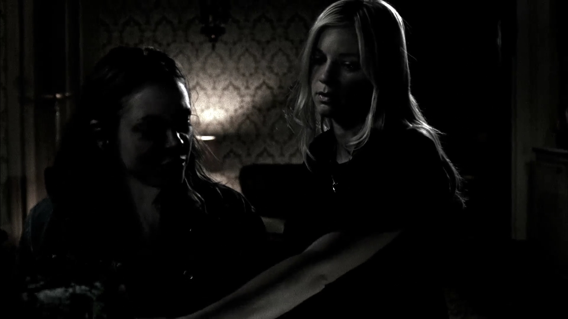 Charmed-Online-dot-NL-DeadAwake1803.jpg