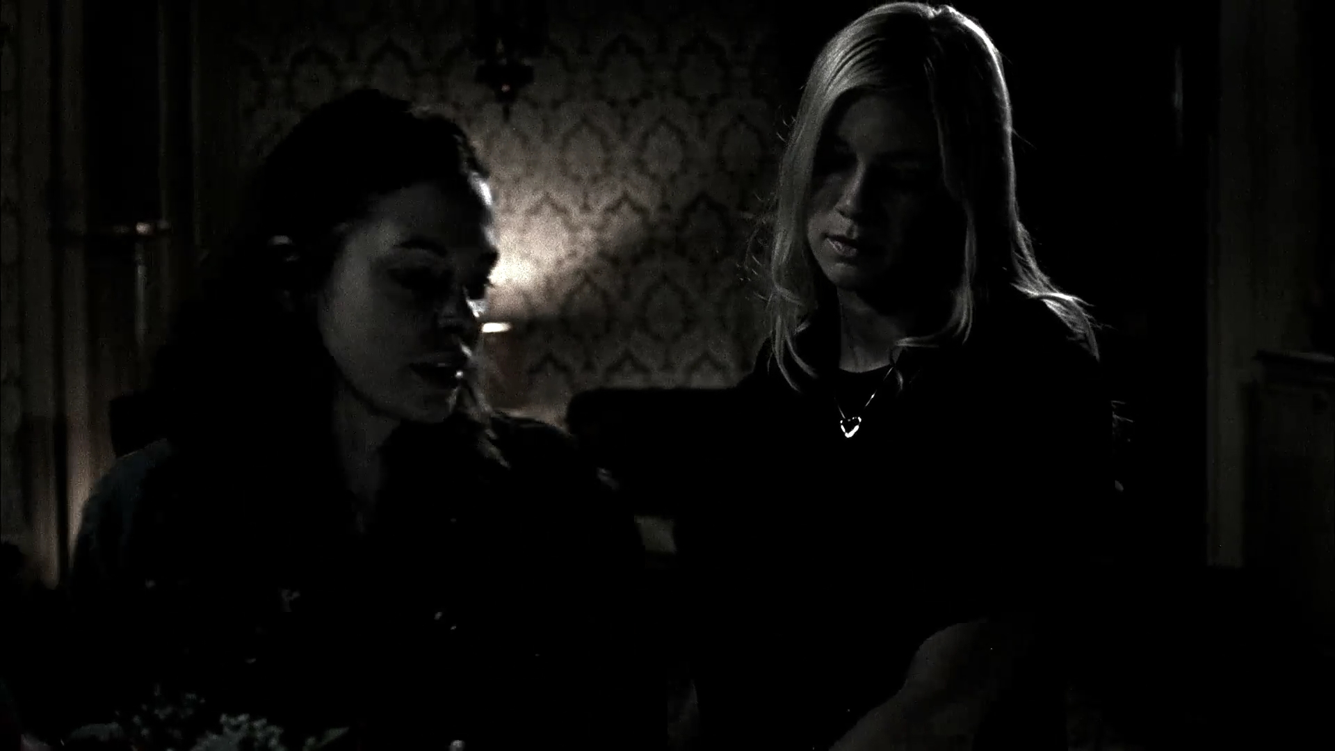 Charmed-Online-dot-NL-DeadAwake1805.jpg