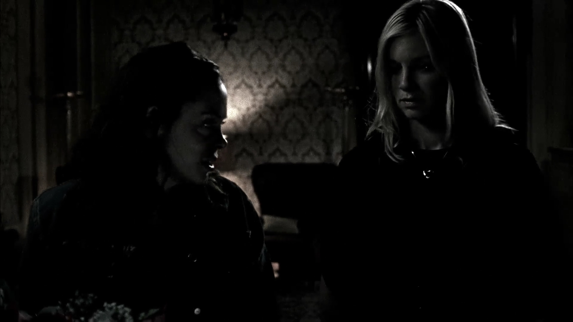 Charmed-Online-dot-NL-DeadAwake1807.jpg