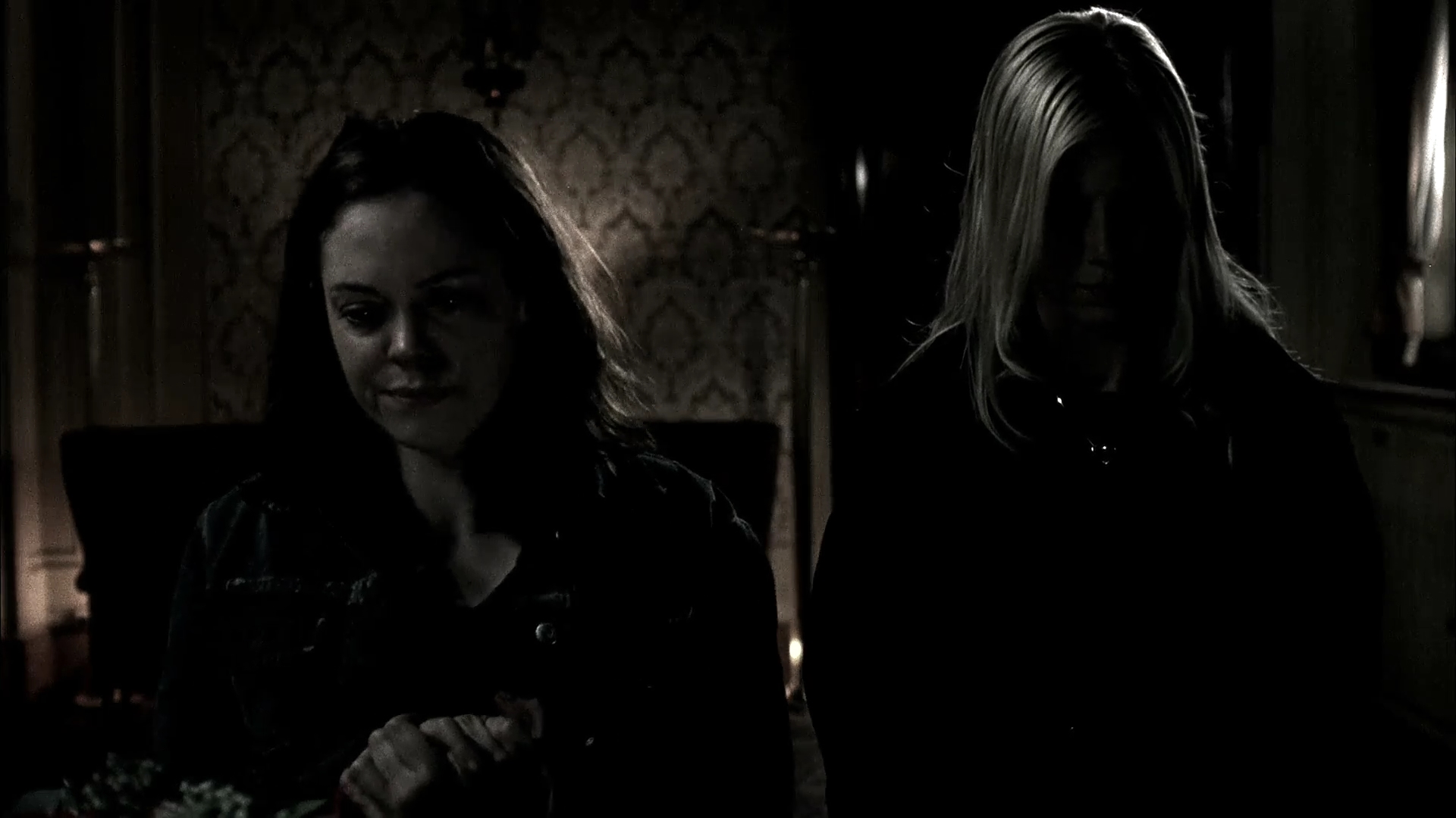 Charmed-Online-dot-NL-DeadAwake1836.jpg