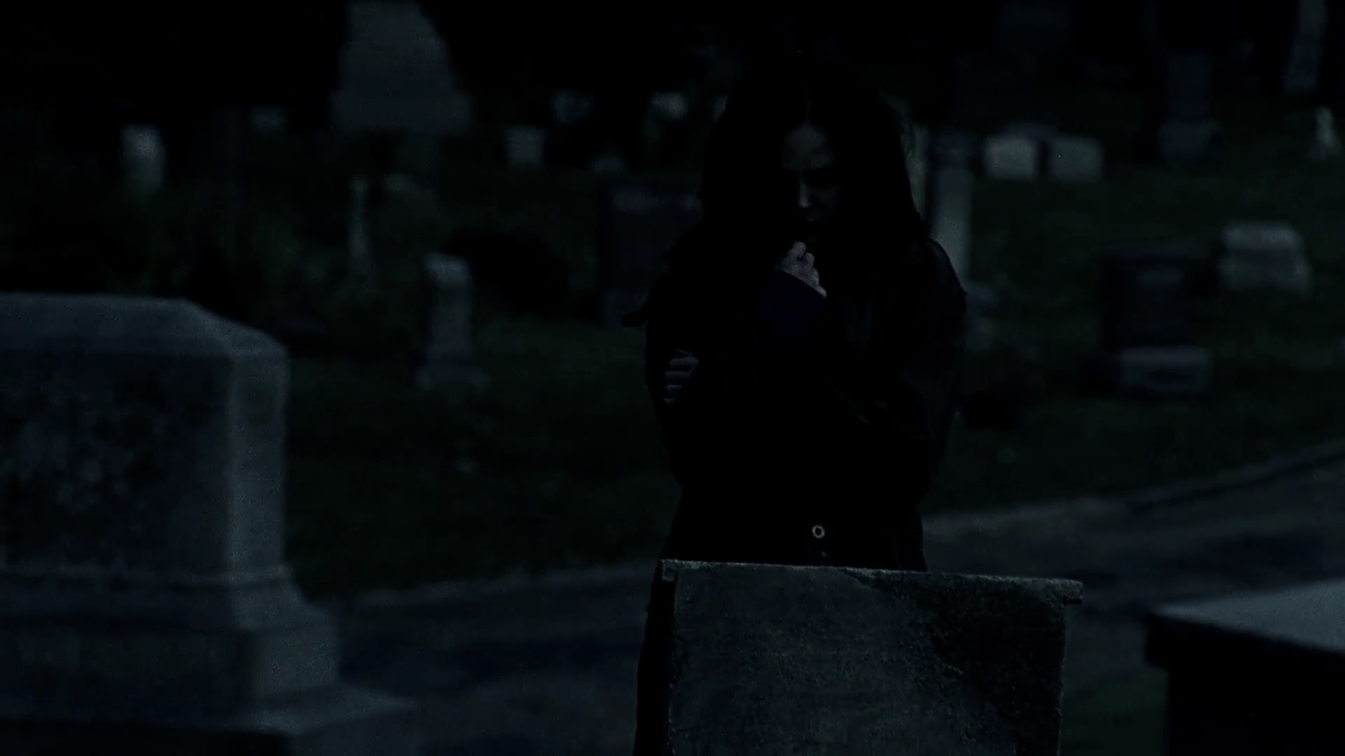 Charmed-Online-dot-NL-DeadAwake2077.jpg