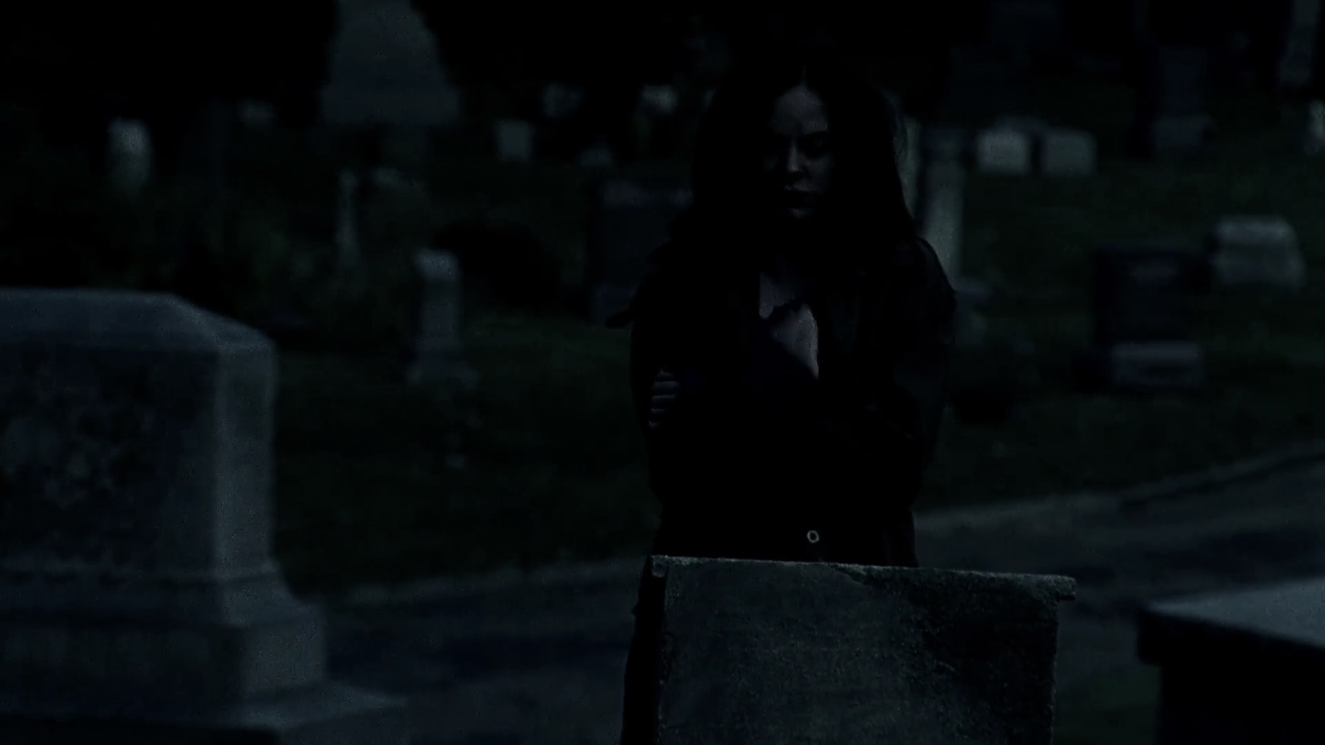 Charmed-Online-dot-NL-DeadAwake2078.jpg