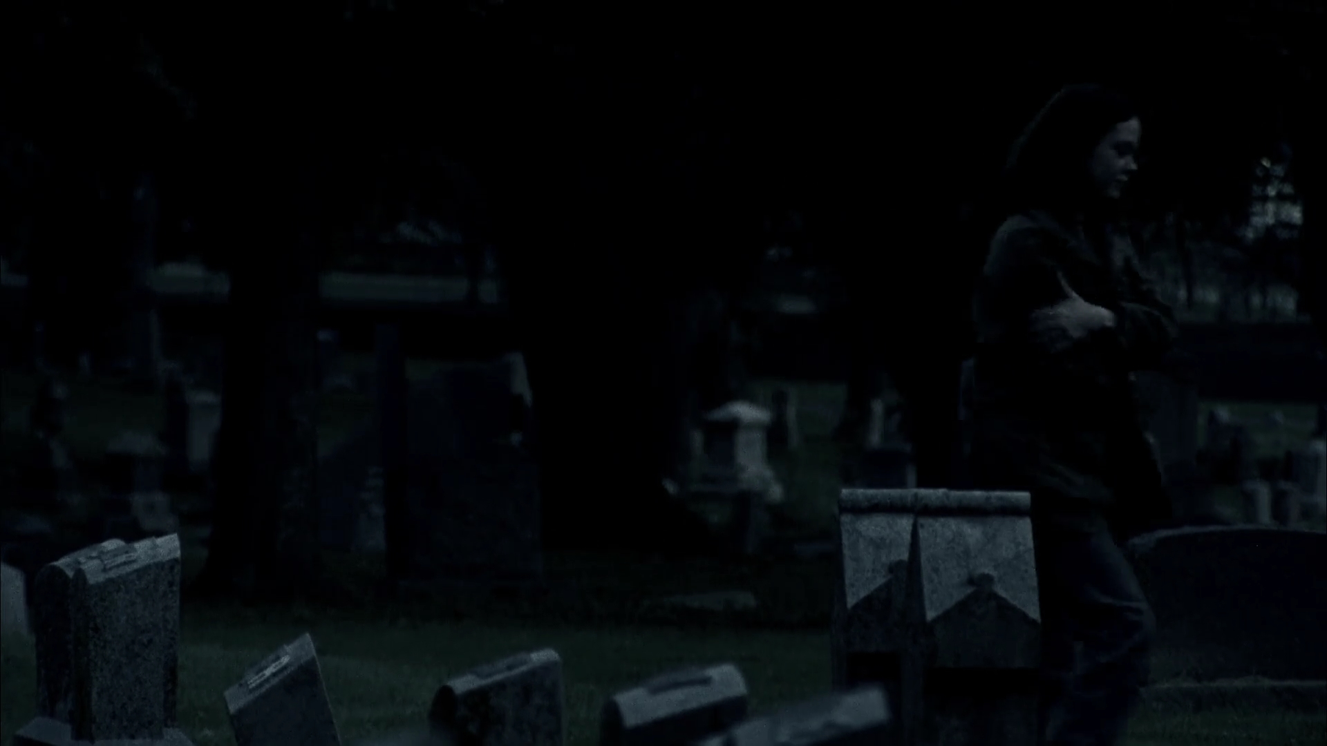 Charmed-Online-dot-NL-DeadAwake2089.jpg
