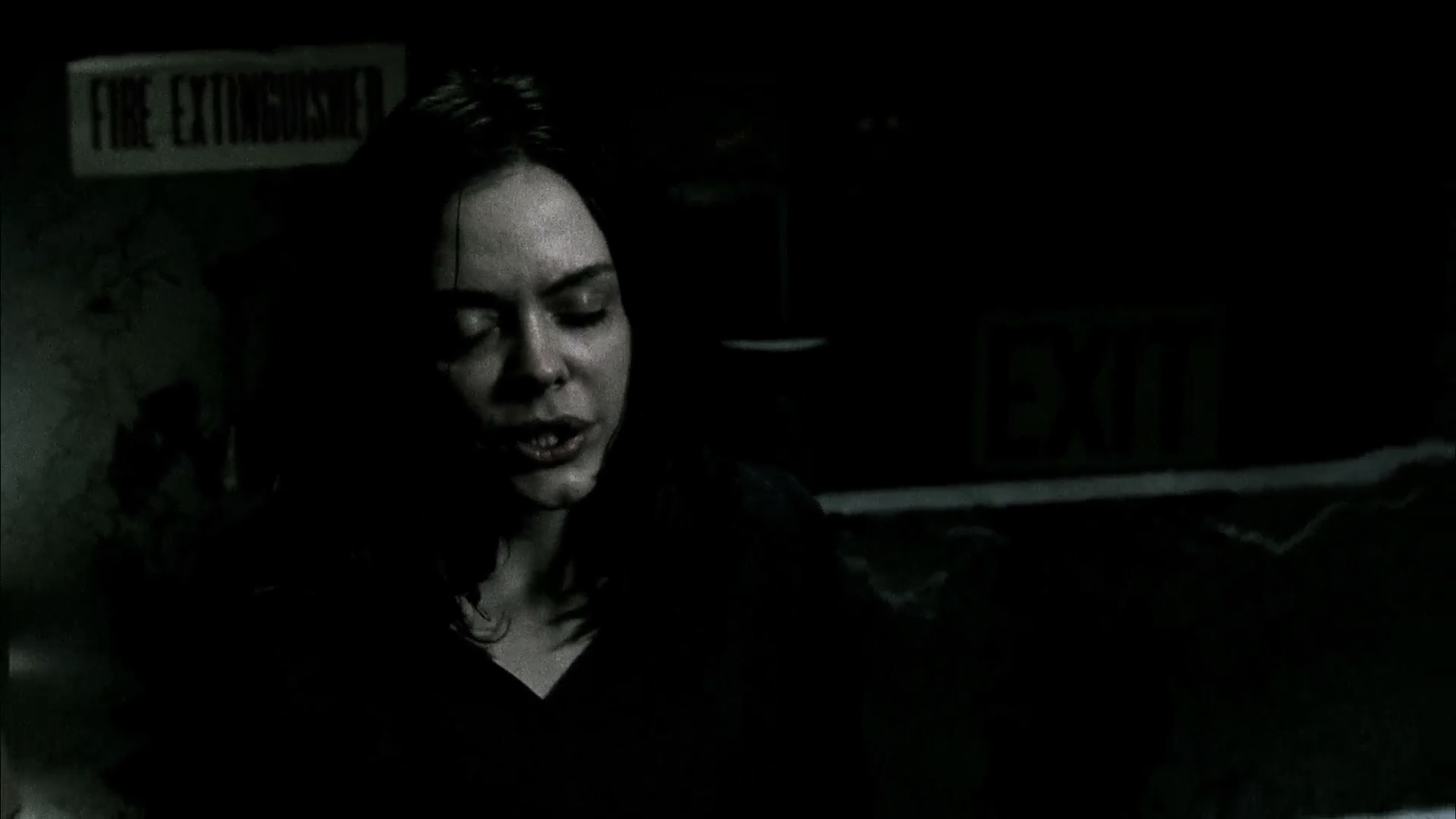 Charmed-Online-dot-NL-DeadAwake2347.jpg
