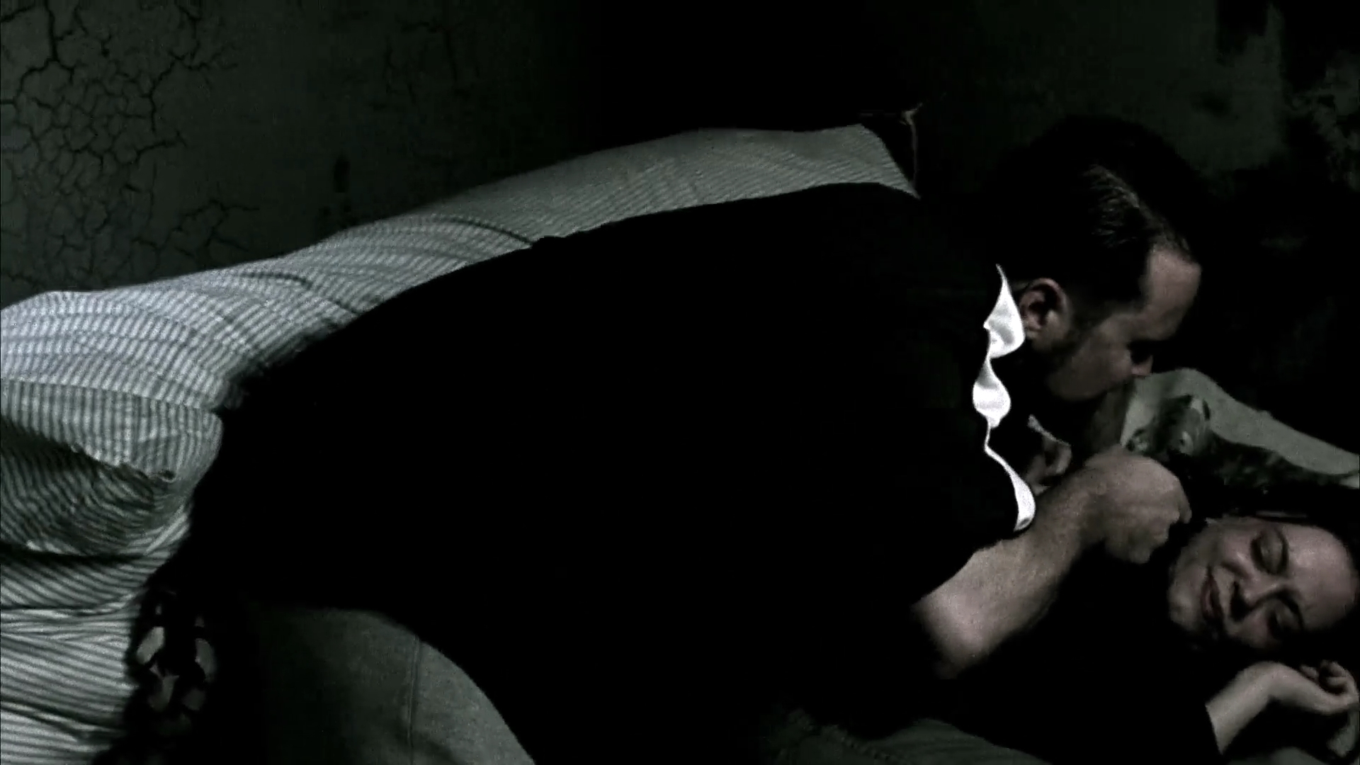 Charmed-Online-dot-NL-DeadAwake2396.jpg