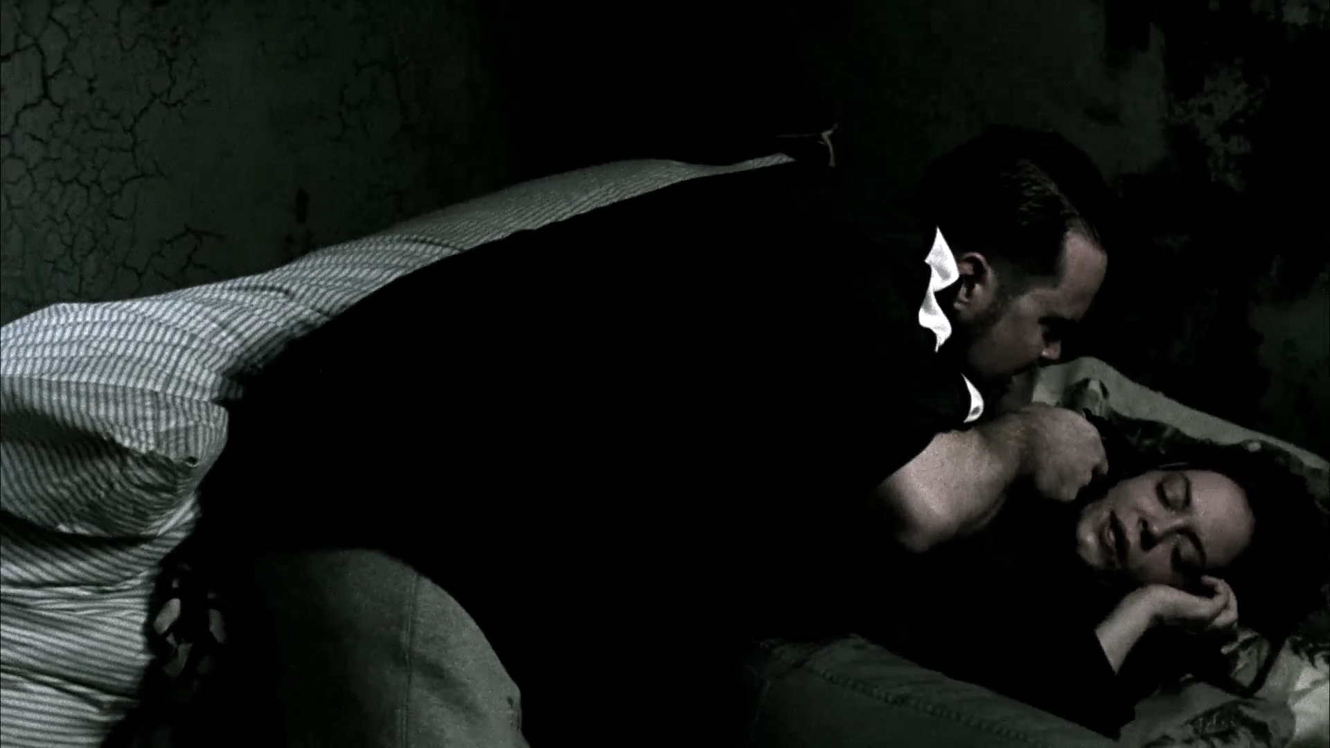 Charmed-Online-dot-NL-DeadAwake2399.jpg Charmed-Online-dot-NL-DeadAwake2399.jpg