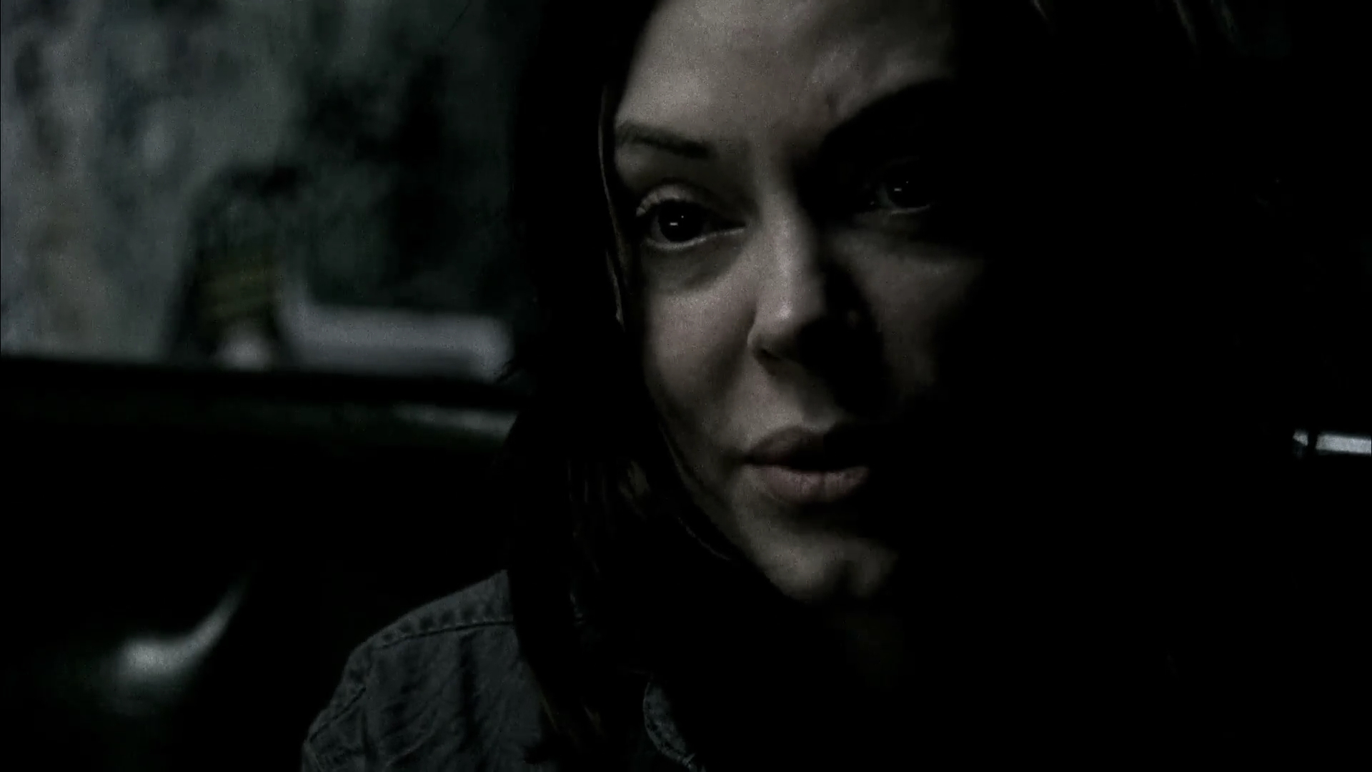 Charmed-Online-dot-NL-DeadAwake2517.jpg Charmed-Online-dot-NL-DeadAwake2517.jpg