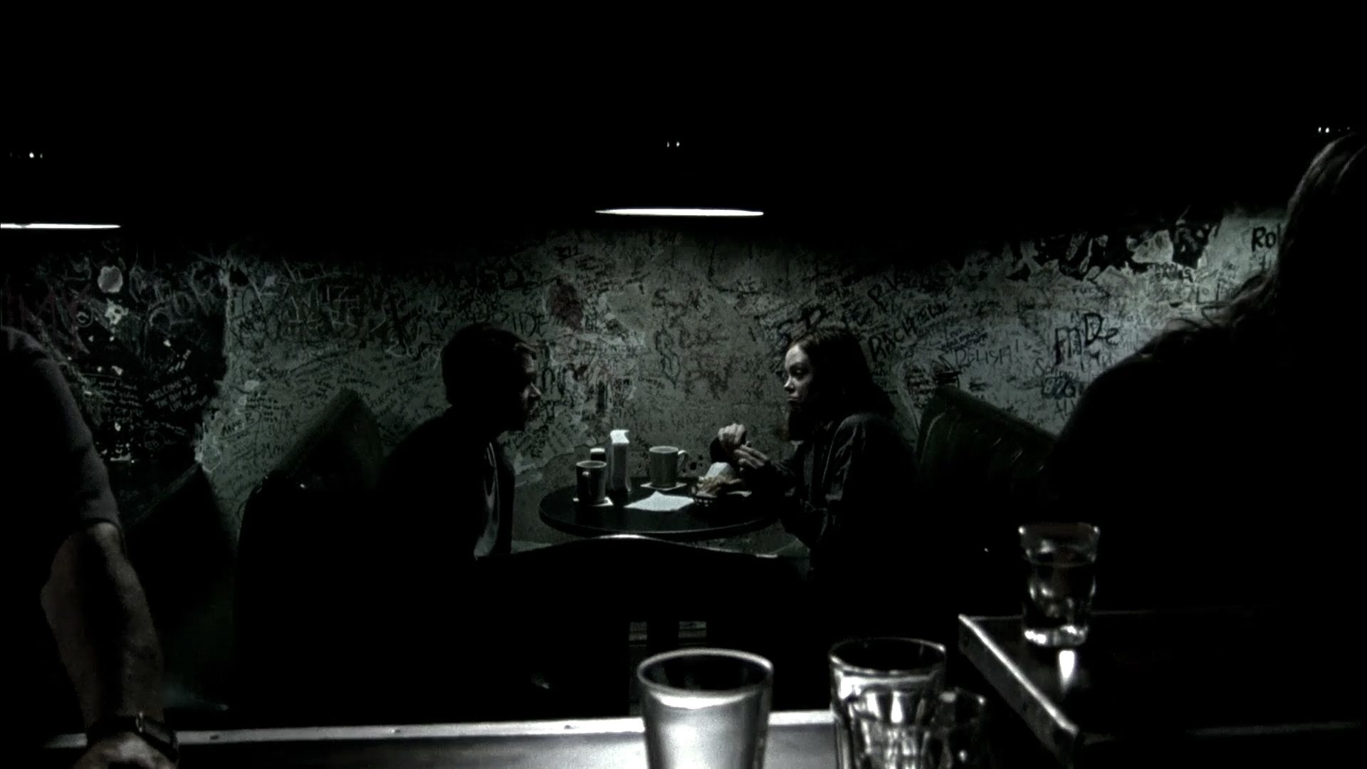 Charmed-Online-dot-NL-DeadAwake2575.jpg Charmed-Online-dot-NL-DeadAwake2575.jpg