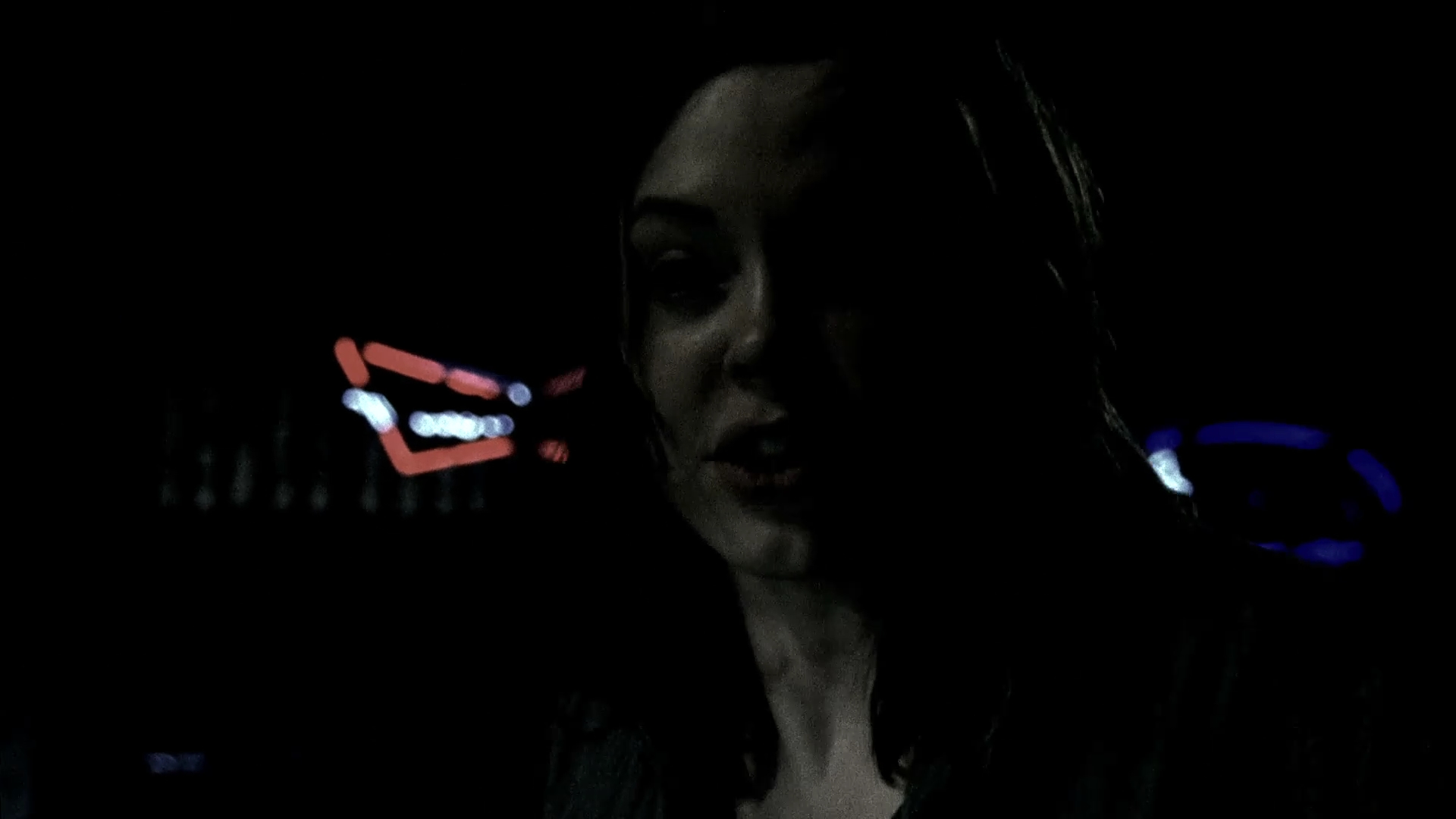 Charmed-Online-dot-NL-DeadAwake2627.jpg