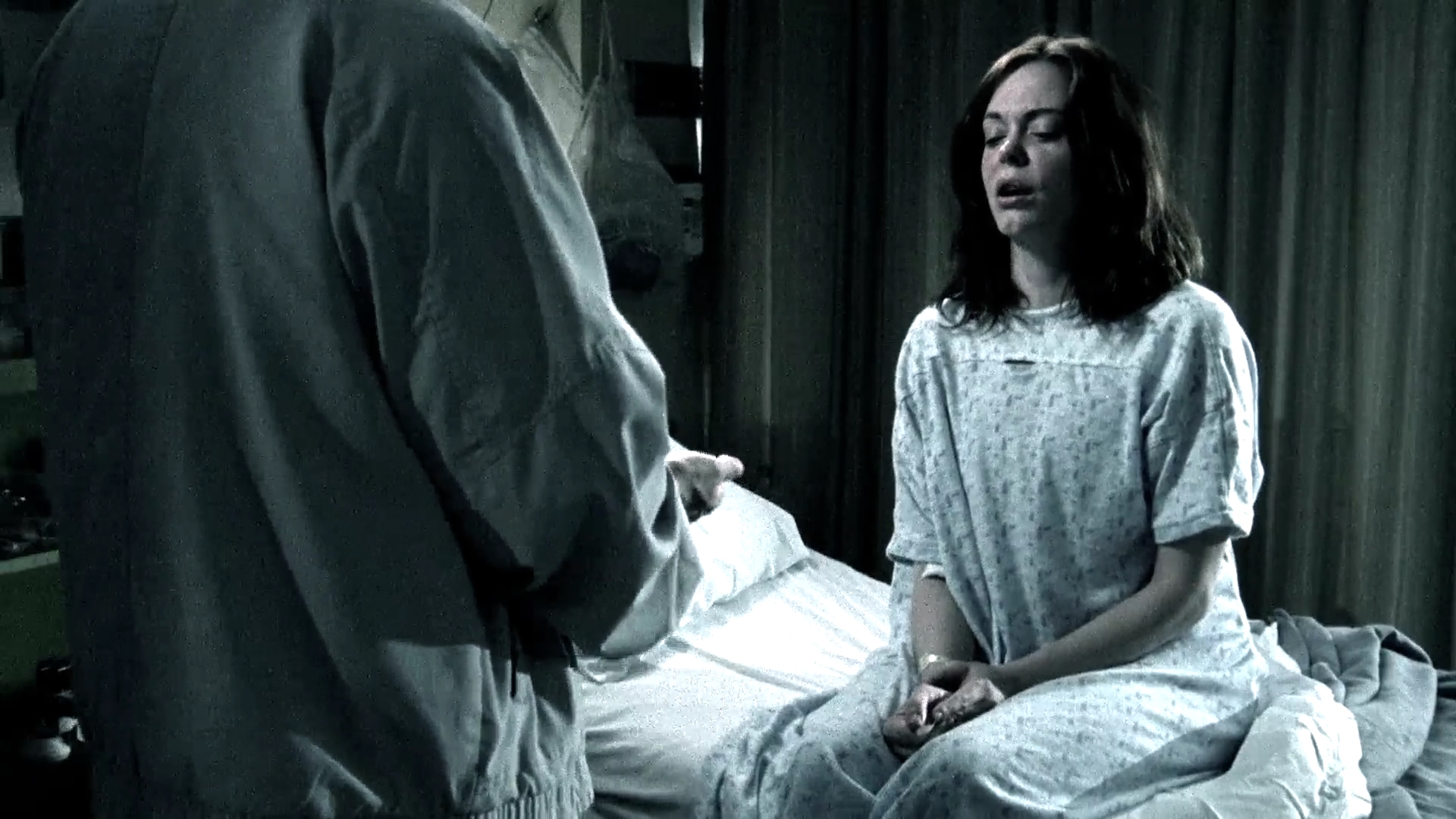 Charmed-Online-dot-NL-DeadAwake3945.jpg