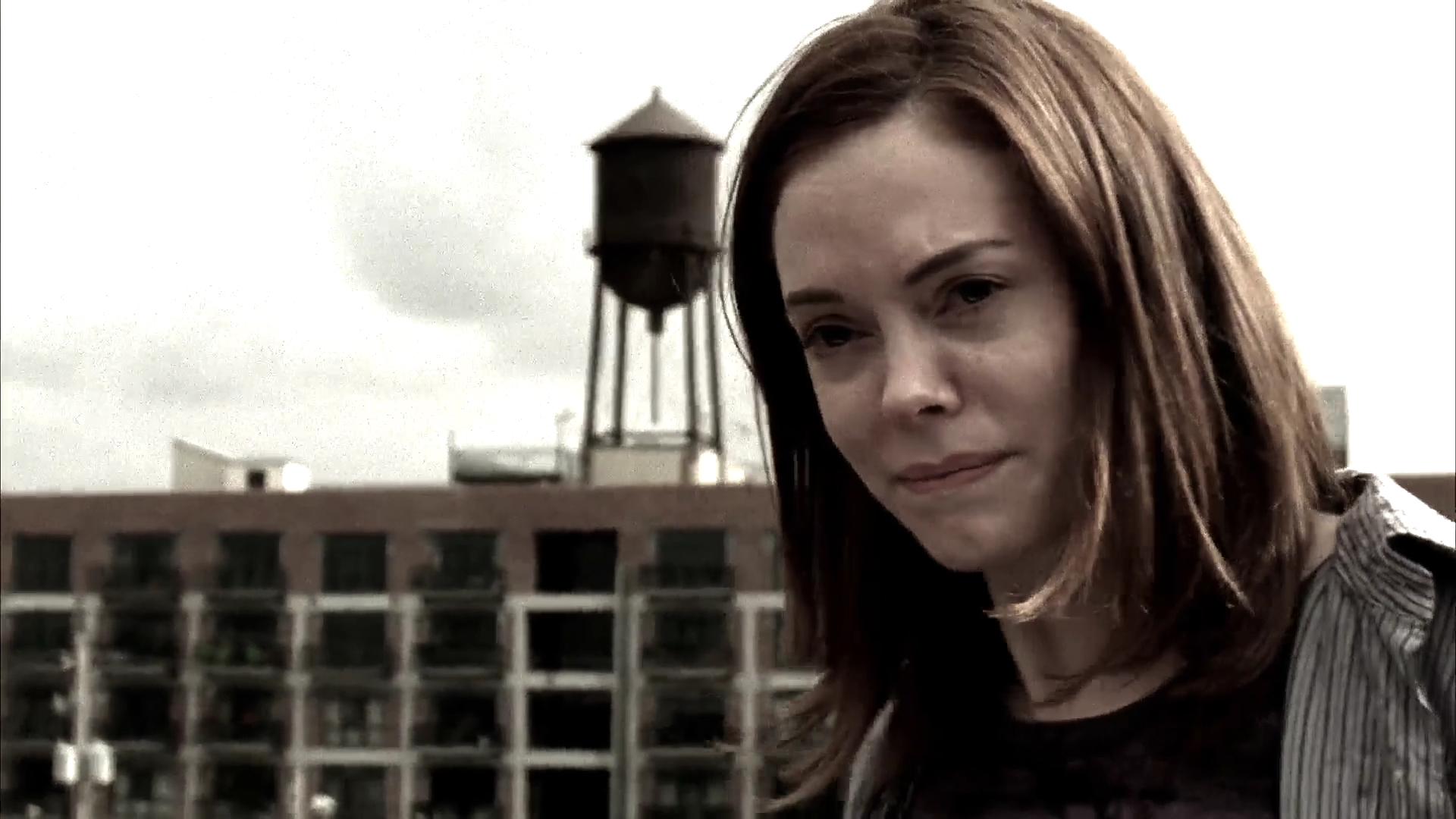Charmed-Online-dot-NL-DeadAwake4696.jpg