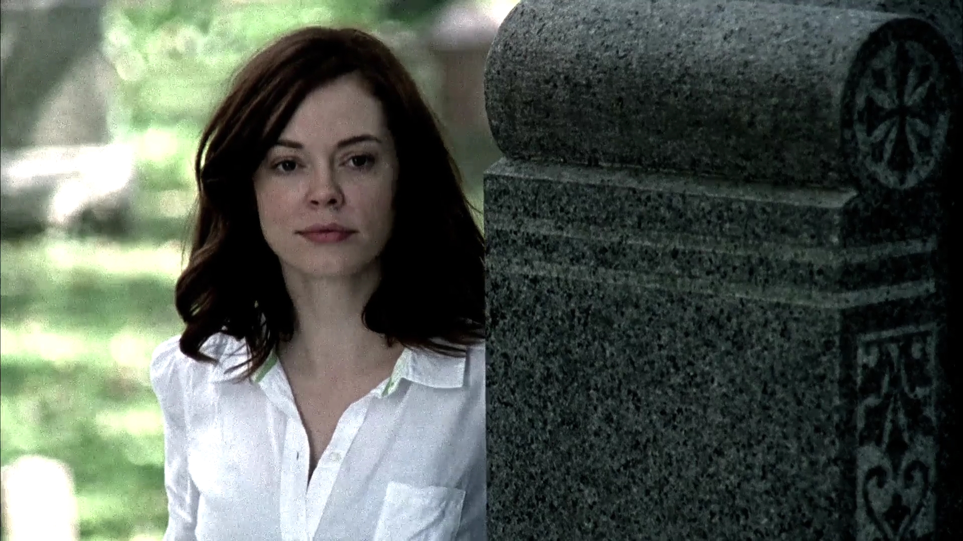 Charmed-Online-dot-NL-DeadAwake4941.jpg