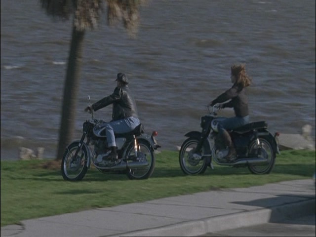 Charmed-Online-dot-net_Elvis7003.jpg