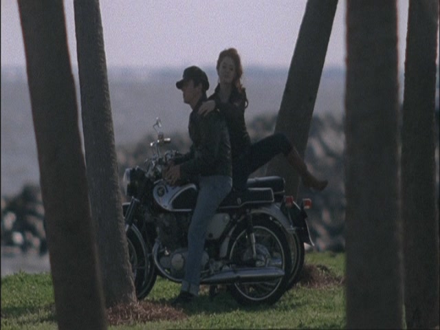 Charmed-Online-dot-net_Elvis7010.jpg