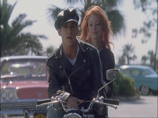 Charmed-Online-dot-net_Elvis7015.jpg