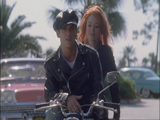 Charmed-Online-dot-net_Elvis7016.jpg