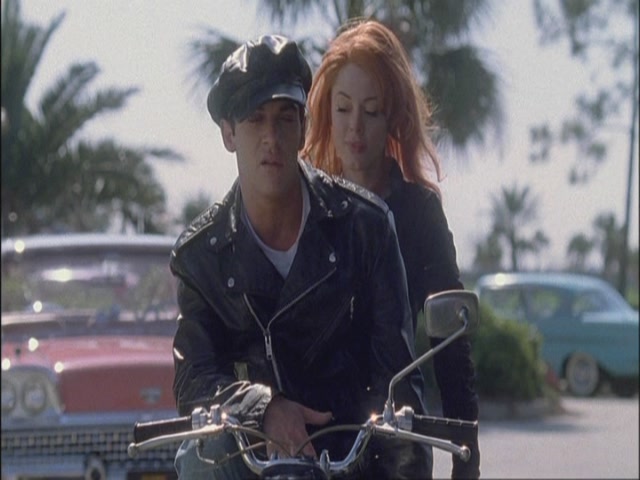 Charmed-Online-dot-net_Elvis7017.jpg
