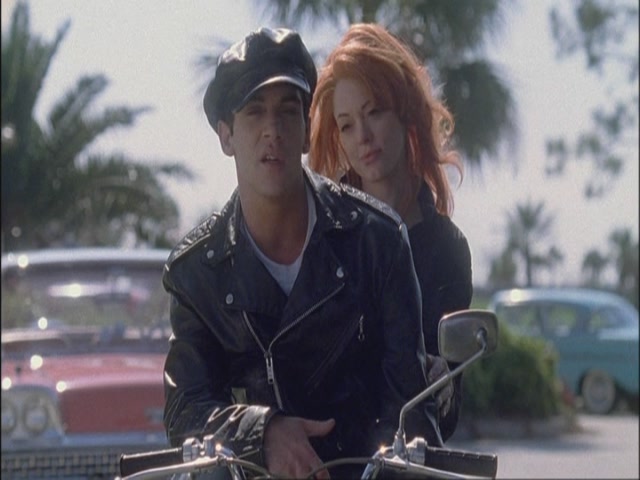 Charmed-Online-dot-net_Elvis7021.jpg