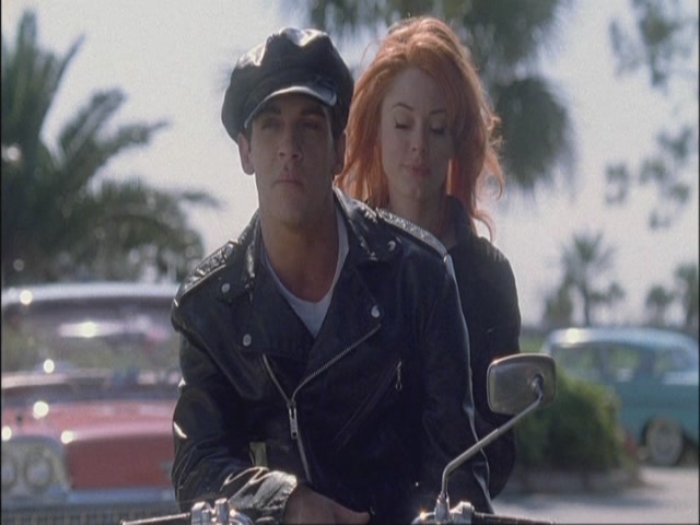 Charmed-Online-dot-net_Elvis7024.jpg