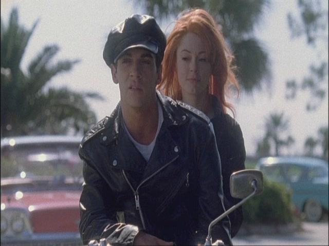 Charmed-Online-dot-net_Elvis7025.jpg