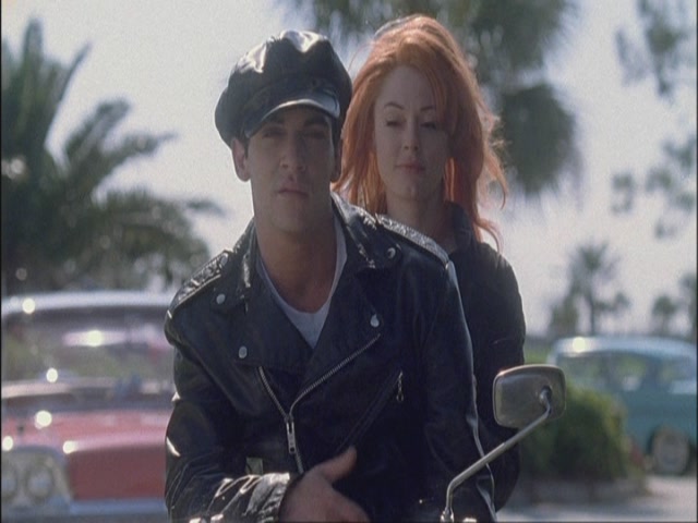 Charmed-Online-dot-net_Elvis7026.jpg