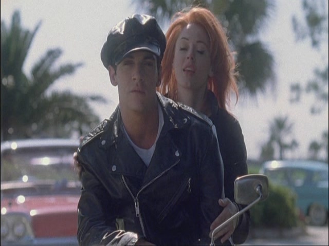 Charmed-Online-dot-net_Elvis7027.jpg